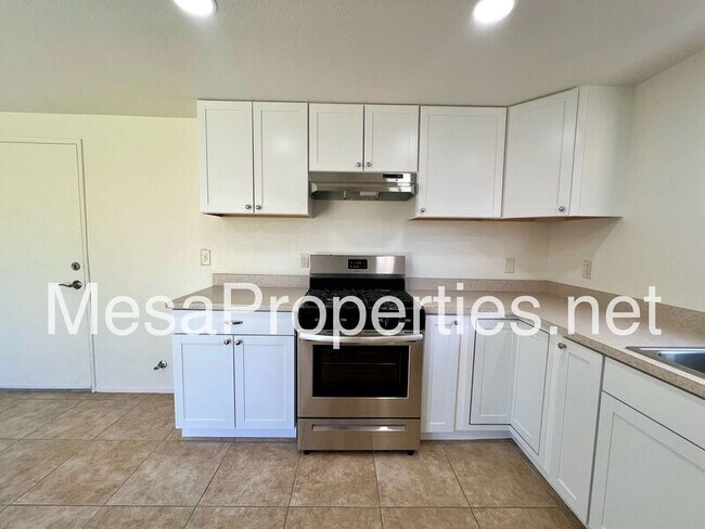 Building Photo - 11321 Oakwood Dr