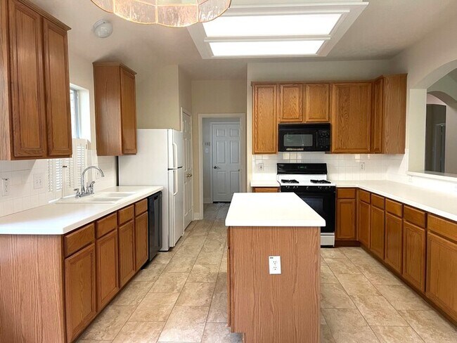 Building Photo - Gorgeous Custom One Story - get away from ...