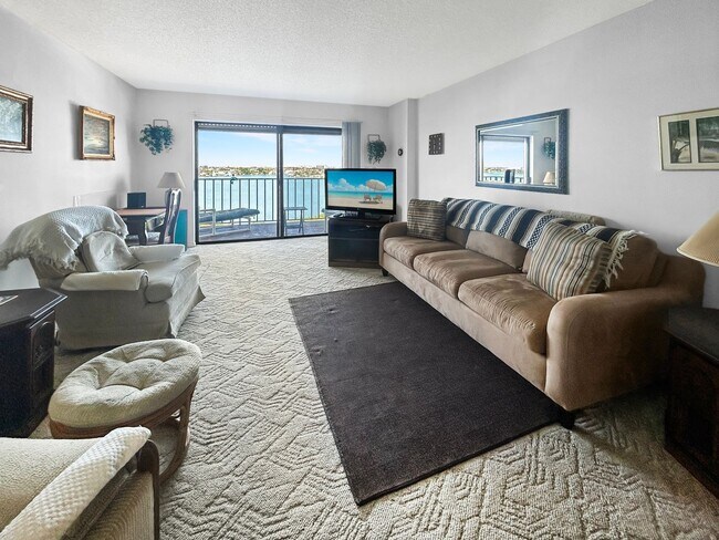 Building Photo - Waterfront Furnished 1 Bed, 1.5 Bath at Chateau Towers – 9th Floor with Balcony