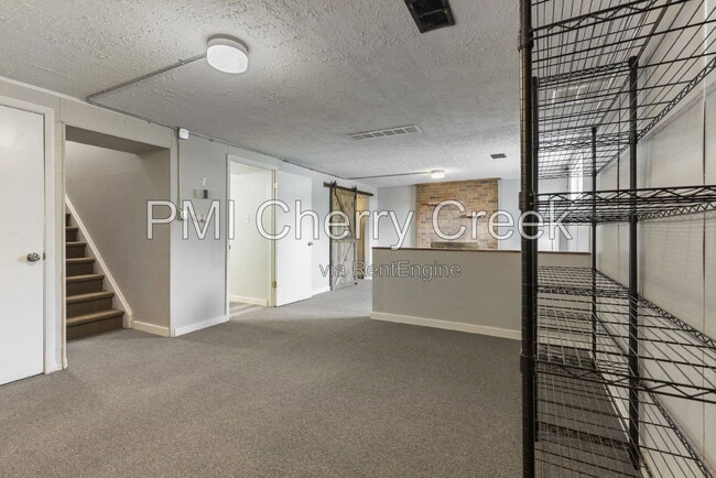 Building Photo - 1364 W Center Ave