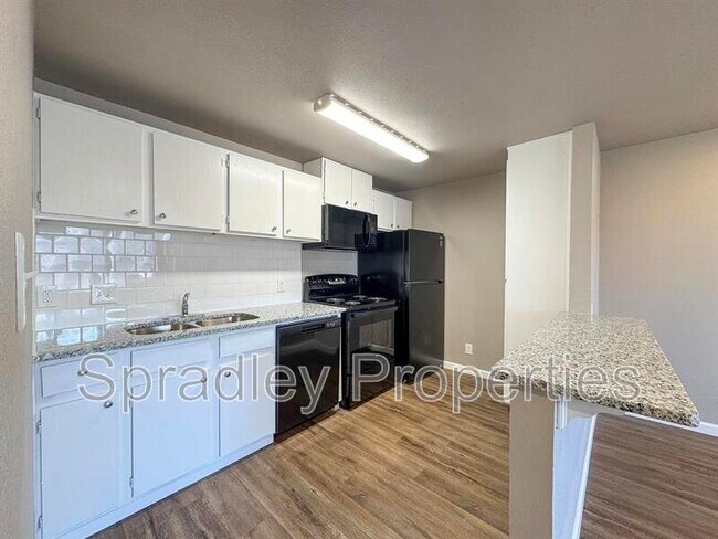 Building Photo - 608 John Paul Jones Dr