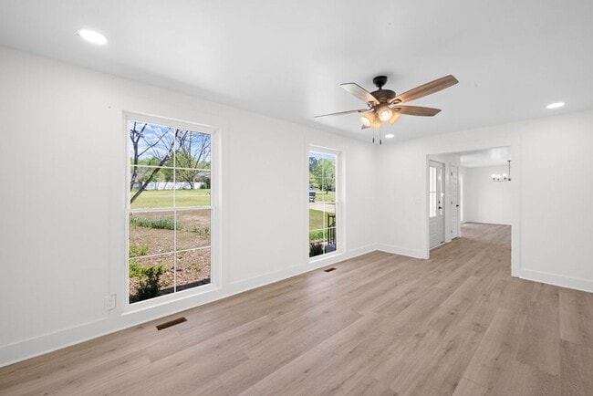 Building Photo - Remodeled 3 bd 2 ba rental in Southside!!