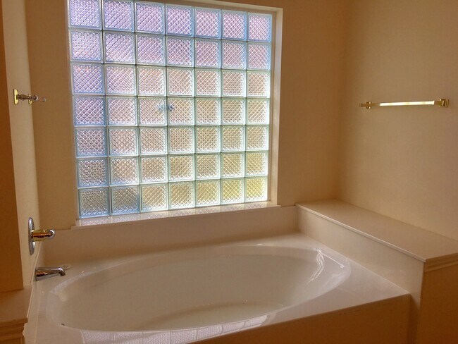 Building Photo - 308 Pinnacle Cove Ct