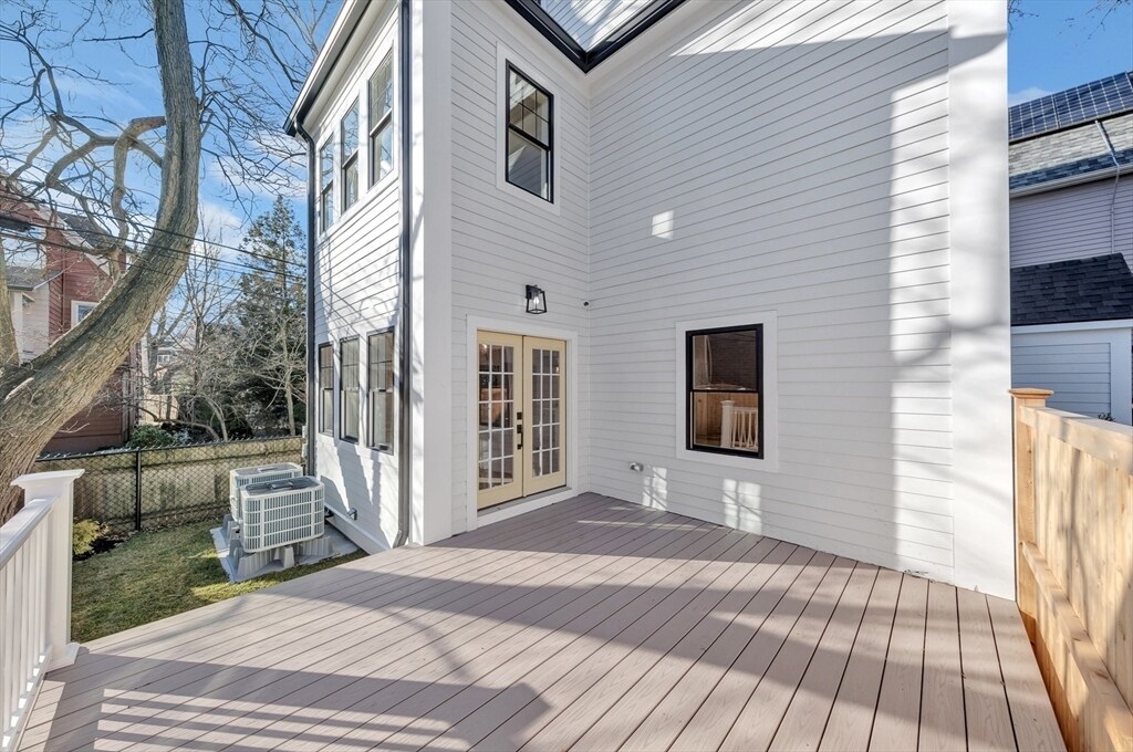 Building Photo - 140 Rindge Ave
