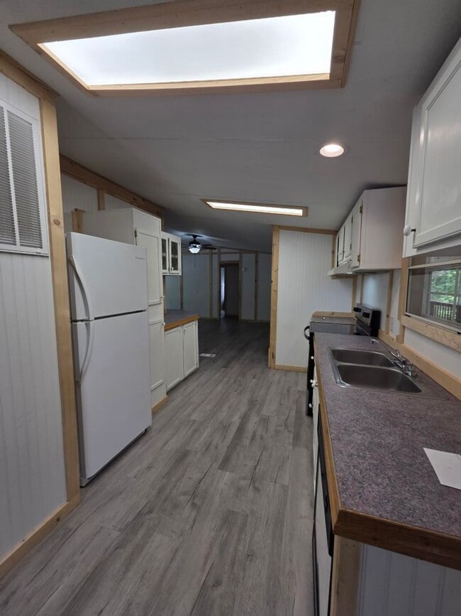 Building Photo - $1,800 - 3 Bedroom 3 Bathroom Unfurnished Home in Tatham Mountain Park