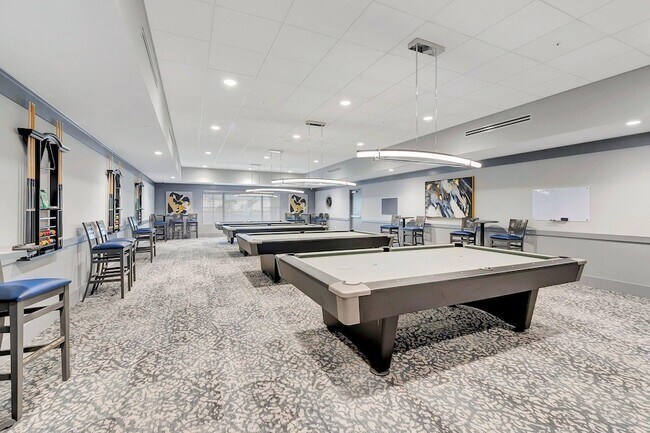 Building Photo - 6193 Pointe Regal Cir