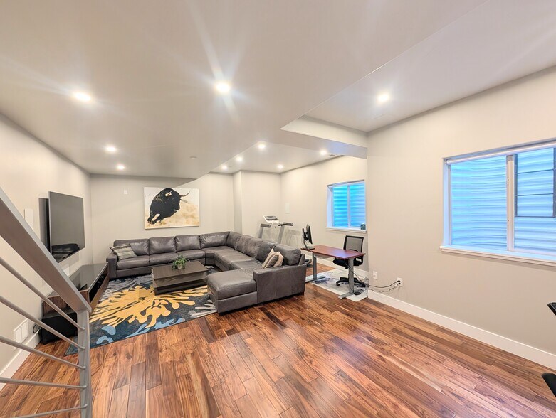 Building Photo - 3317 W Hayward Pl