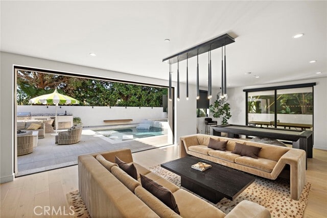 Building Photo - 228 W Avenida Cordoba