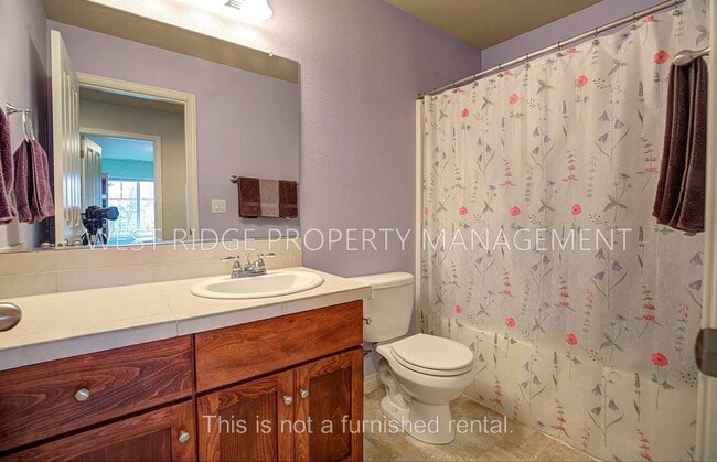 Building Photo - 3072 SE Kingswood Ave