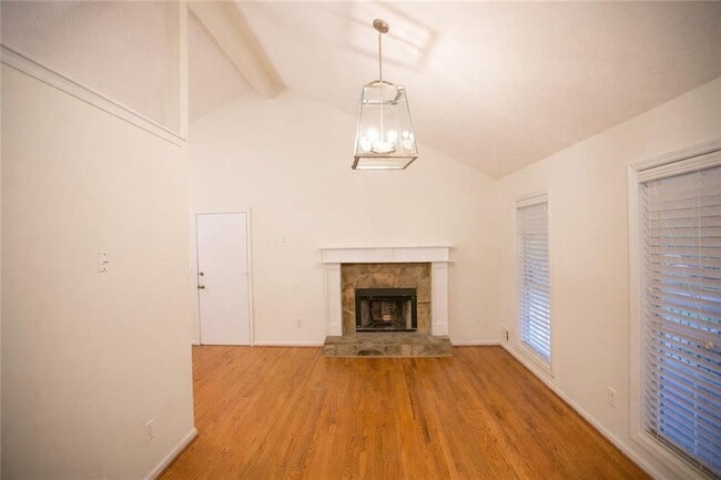 Building Photo - 5270 Oaks Landing Ct