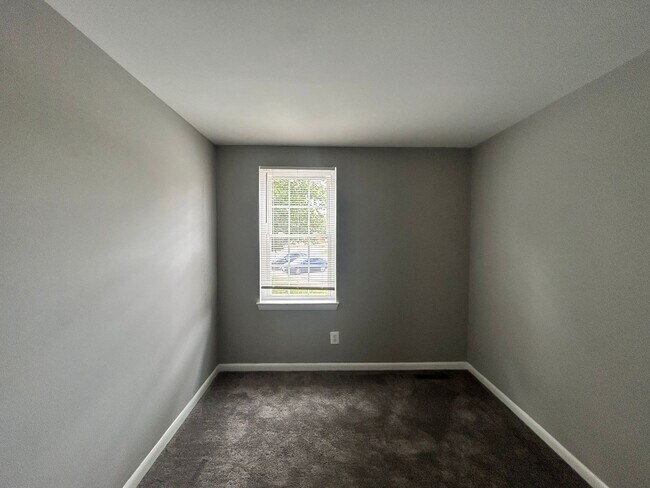 Building Photo - Baltimore - 3 Bedrooms and 1 baths Available!