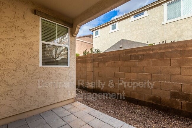 Building Photo - 4262 E Carla Vista Dr