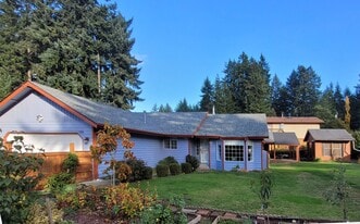 Building Photo - 5036 Beach Way NE