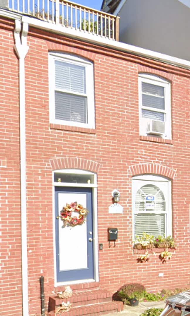 Building Photo - 2 Bedroom 2 Bath with Rooftop Deck!