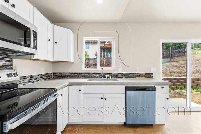 Building Photo - New Build Home with Solar in Lake Elsinore!