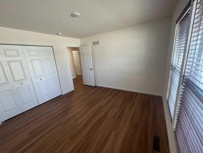 Building Photo - 1132 William Penn Dr