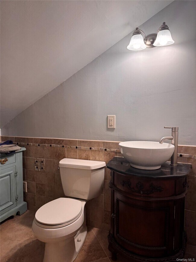 Building Photo - 62 Warwick Rd