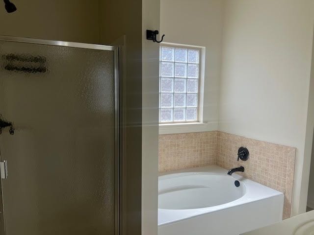 Building Photo - 17060 Jamestowne Dr