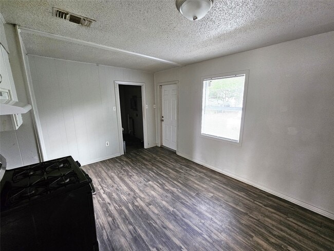 Building Photo - 3018 Robinson Blvd