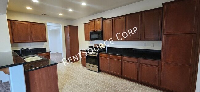 Building Photo - 3215 Tumbleweed Ave
