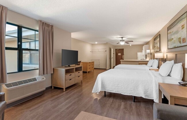 Building Photo - Furnished Studio-St. Petersburg - Clearwater - Executive Dr.