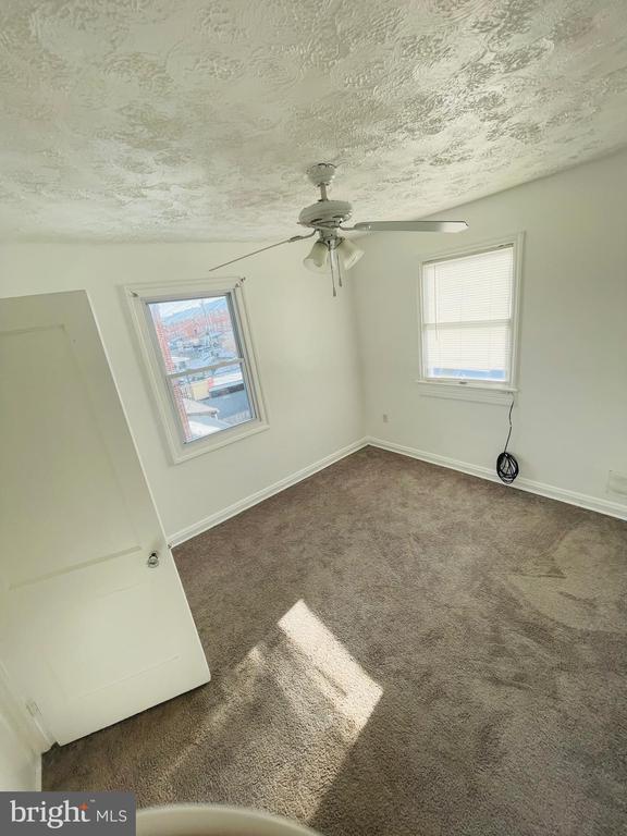 Building Photo - 7127 Eastbrook Ave