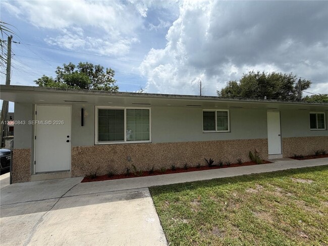 Building Photo - 708 SW 7th Ave
