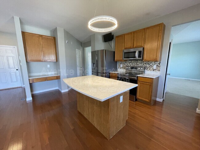 Building Photo - 5533 Emerald Pl Dr