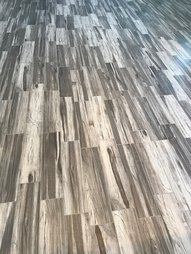 Building Photo - Very nice Townhouse in Santa Clara, with a POOL!!