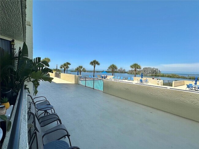 Building Photo - 6009 Sea Ranch Dr