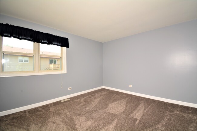 Building Photo - 1126 Honeywood Dr