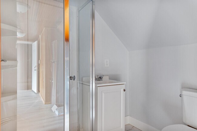 Building Photo - 109 Pleasant St