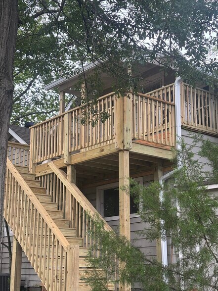 Private deck overlooking large backyard - 631 Woodland Ave SE