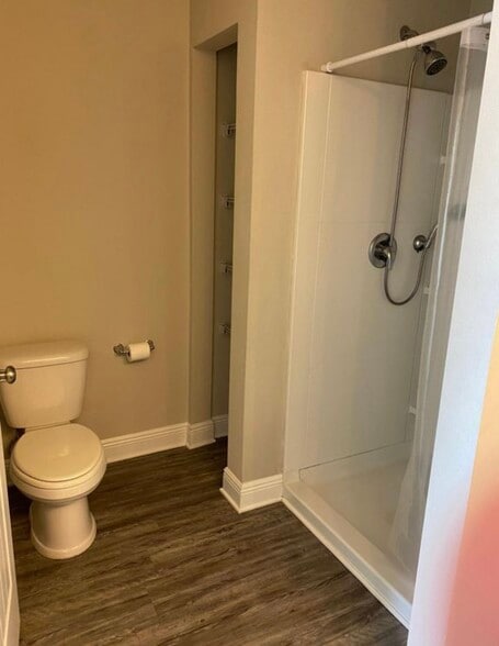 Building Photo - 5852 Callaway Cir