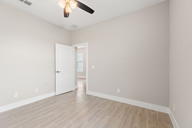 Building Photo - 2400 Rock Ct