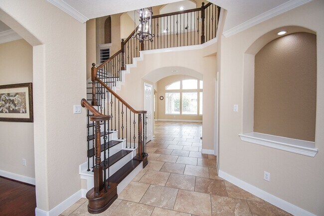 Building Photo - 7606 Westmoreland Dr