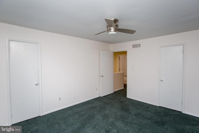 Building Photo - 17 Eden Roc