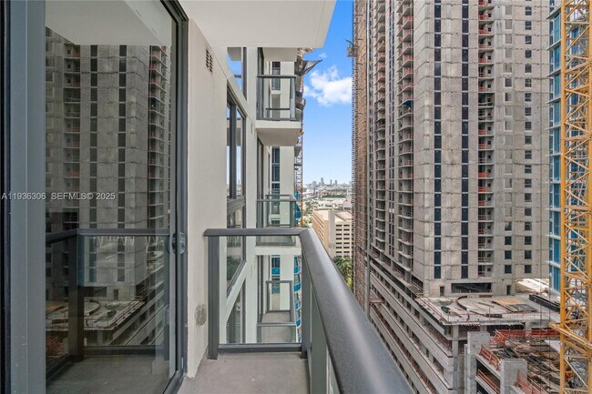 Building Photo - 11 NE 6th St