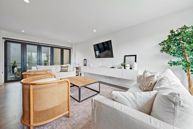 Building Photo - 236 Neruda Ave