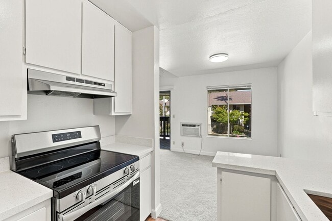 Building Photo - 1241 Homestead Ave
