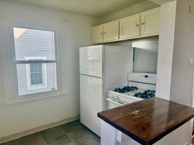 Building Photo - 2 Bedroom House for Rent Irwin, PA 15642