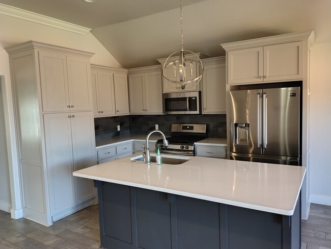 Building Photo - 609 Timberbrook Dr