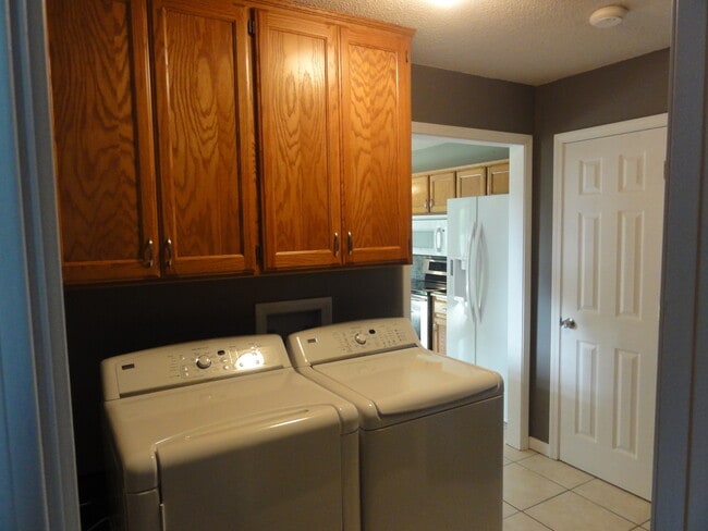 Building Photo - Beautiful Single Family Home, Great Location