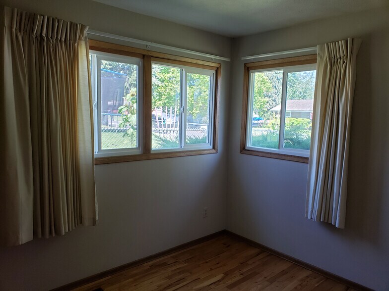 Main bedroom - 12202 E 10th Ave