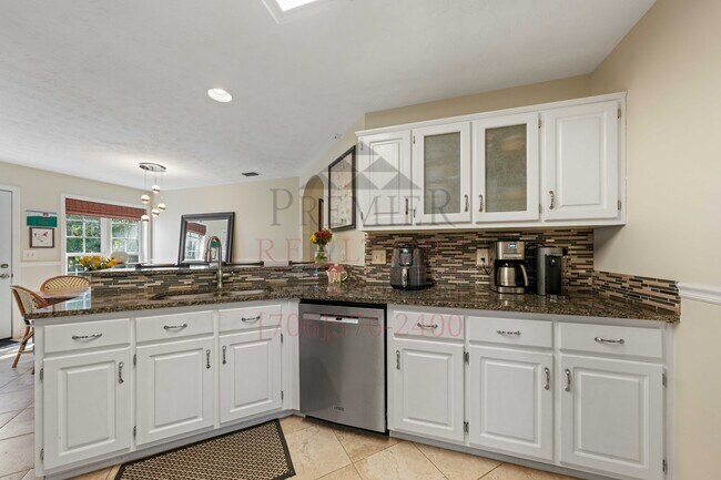 Building Photo - 393 Lee Rd 554