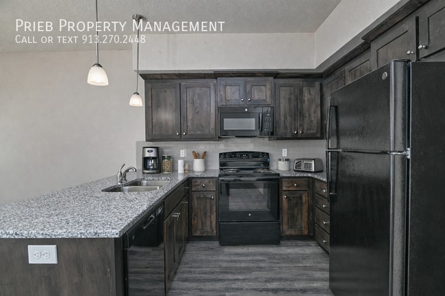 Building Photo - 3256 N 103rd Pl