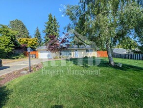 Building Photo - Comfortable Single-Story Rambler in Central Kitsap