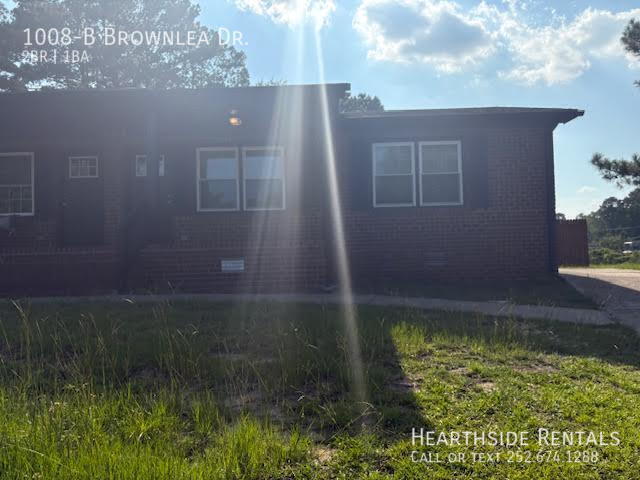 Primary Photo - 1008 Brownlea Dr