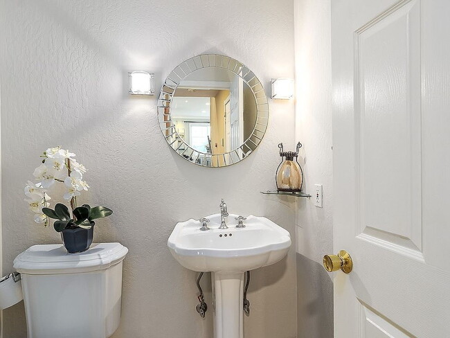 Building Photo - "Charming 4-Bedroom Retreat with 3 Full Baths in Pleasanton – 2,398 Sq Ft of Comfortable Living!"