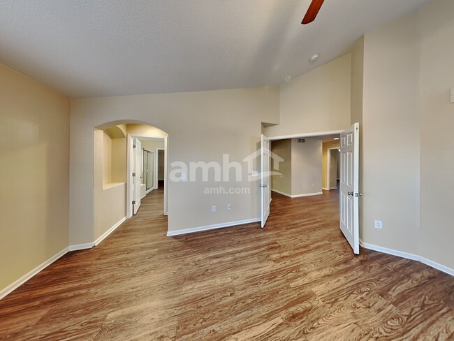 Building Photo - 1545 S Goldbug Cir